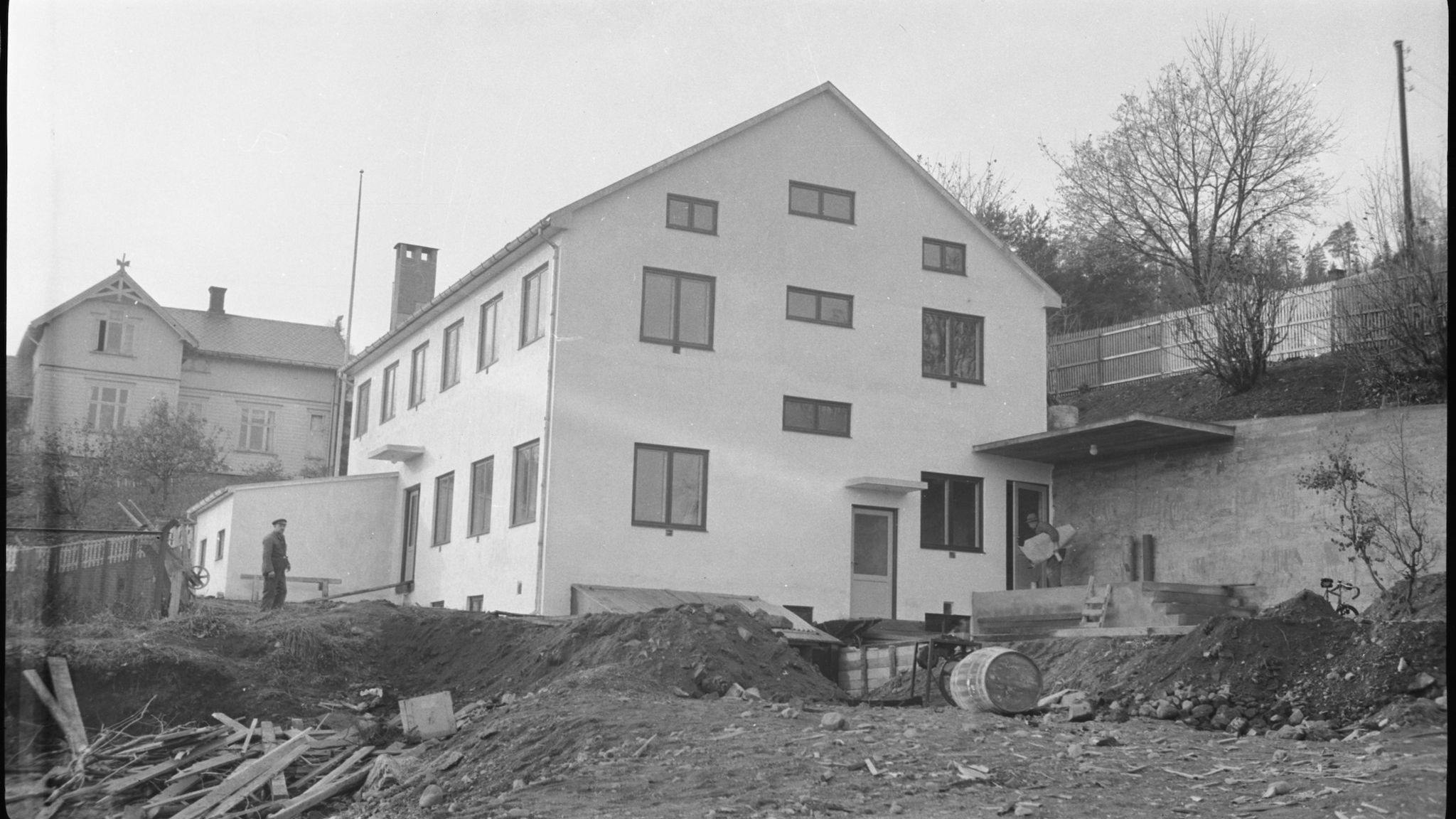 Fruktforedlingen AS, Skolebakken 2, Gjøvik. Ferdigstilt sommeren 1935. Byggeleder og fotograf Olaf Syljuåsen